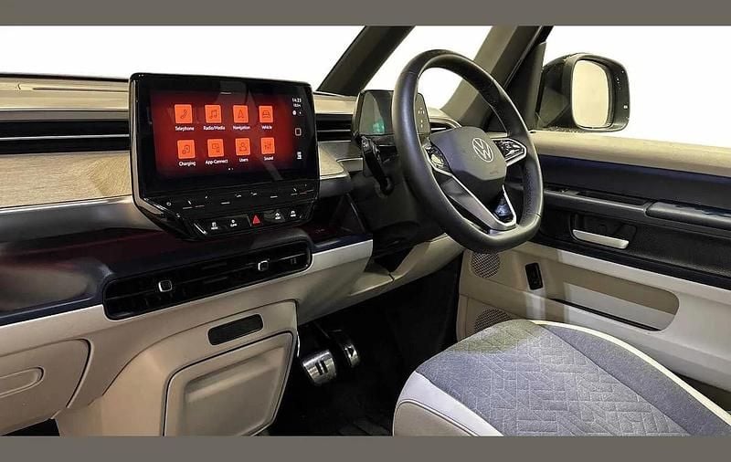Usado VW ID. Buzz Pro 150 kW (204 HP) 2023 Preto Monovolume