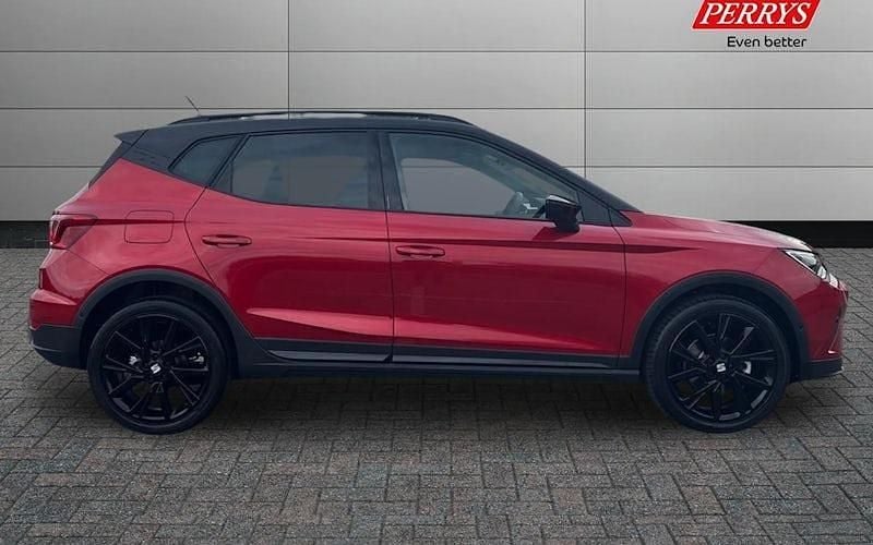 New Seat Arona Black Edition 116 HP (85 kW) 2025 White SUV