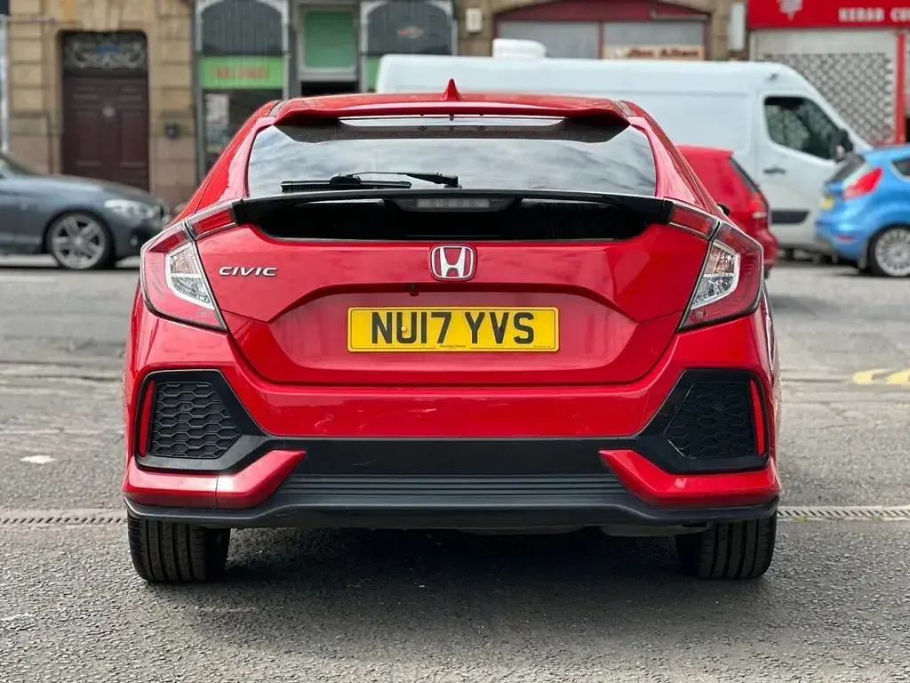 Used Honda Civic EX 129 HP (94 kW) 2017 Red Hatchback