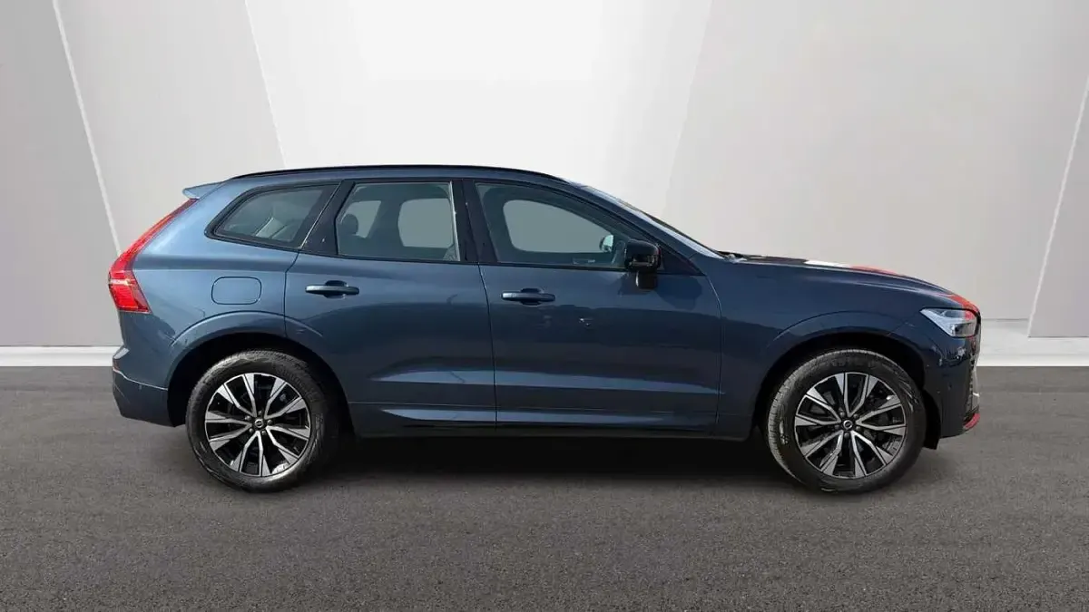 Used Volvo XC60 Plus 247 HP (181 kW) 2023 Blue SUV
