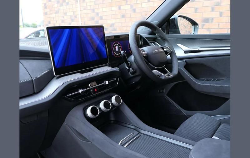 New Skoda Kodiaq SportLine 150 HP (110 kW) 2025 Gold SUV