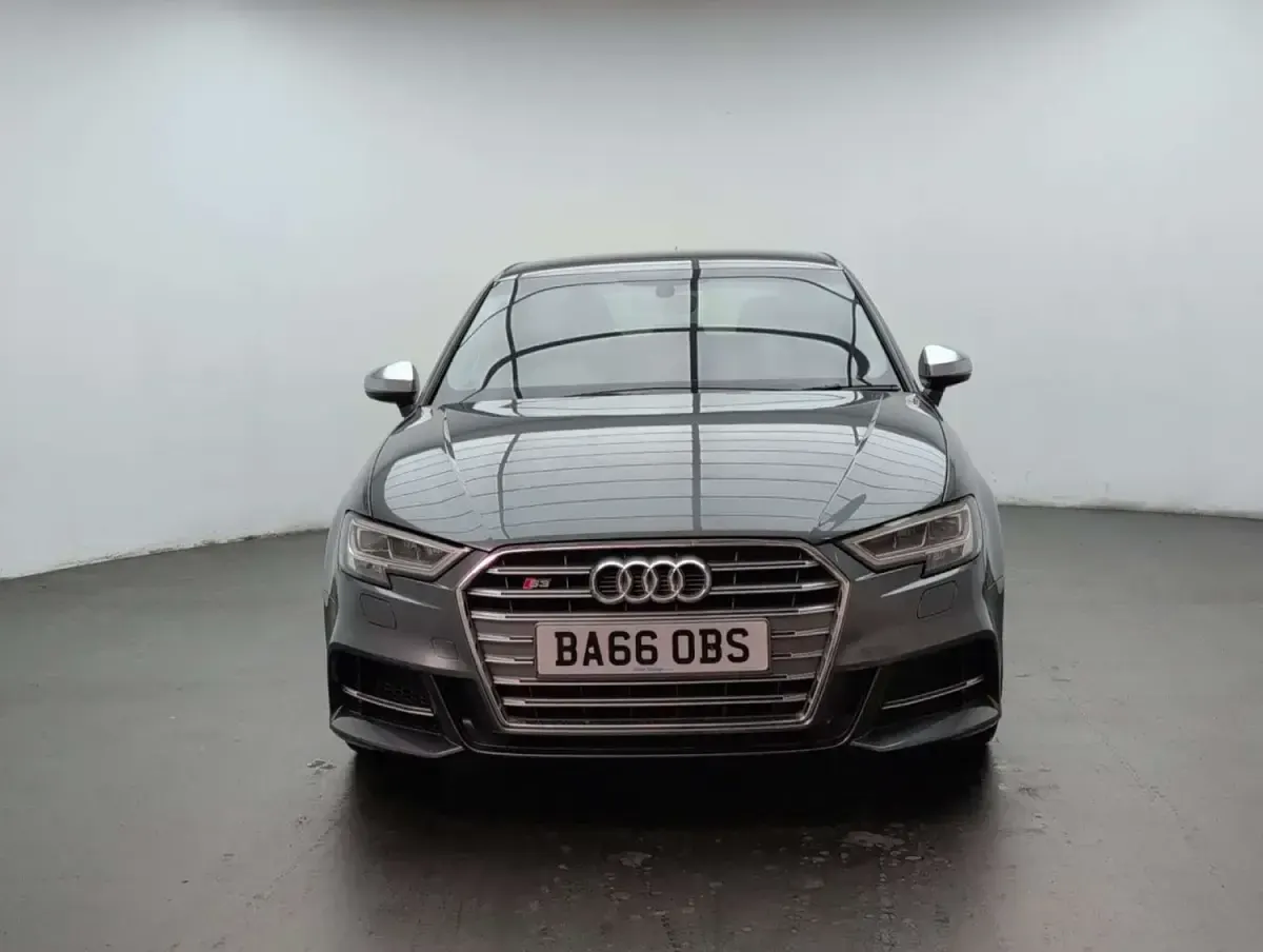 Usado Audi S3 Sportback Performance 310 HP (228 kW) 2017 Cinzento Citadino