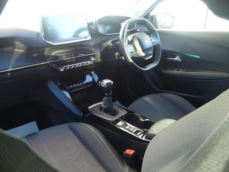 Used Peugeot 208 Allure+ 99 HP (72 kW) 2022 Black Hatchback