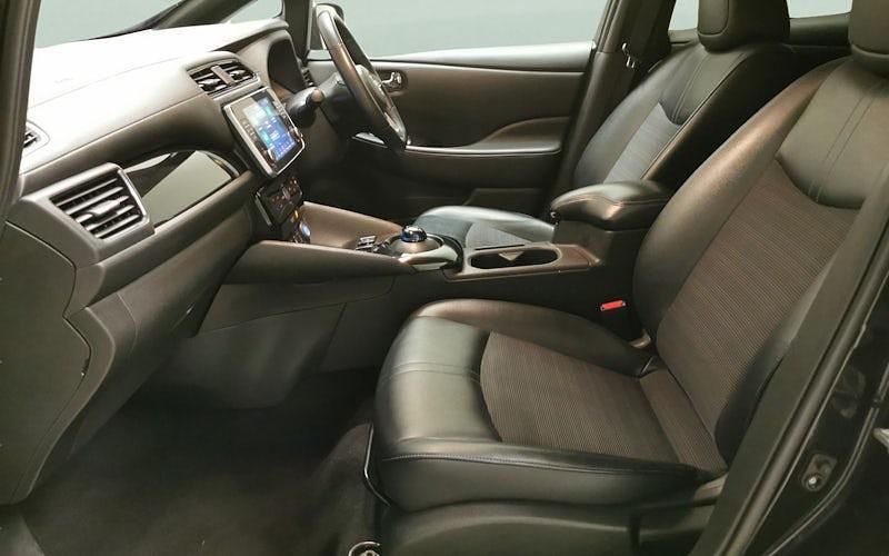 Used Nissan Leaf N-Connecta 110 kW (150 HP) 2025 Hatchback