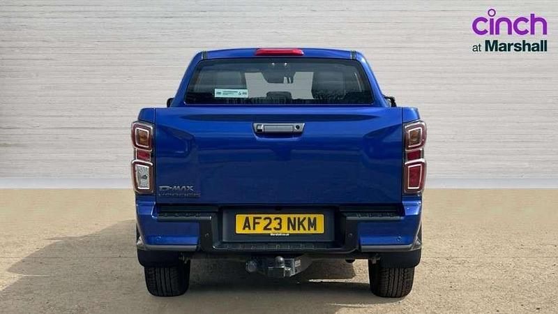 Second-hand Isuzu D-Max 163 CP (119 kW) 2023 Albastru Pickup