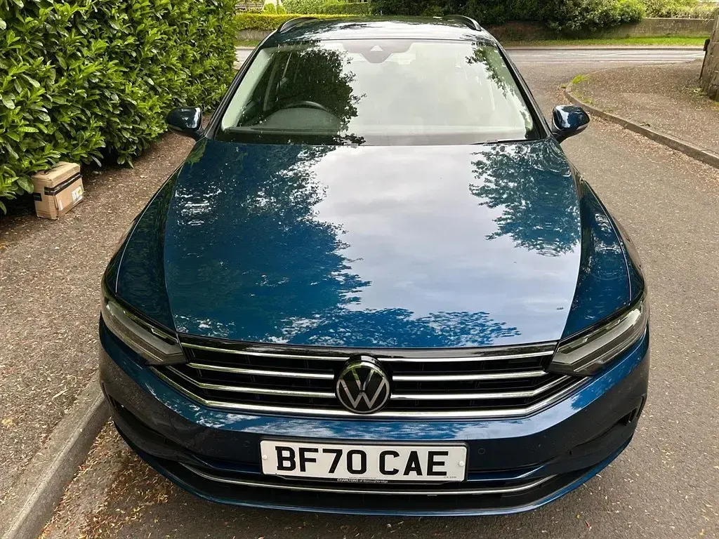 Usado VW Passat SE 150 HP (110 kW) 2020 Azul Carrinha