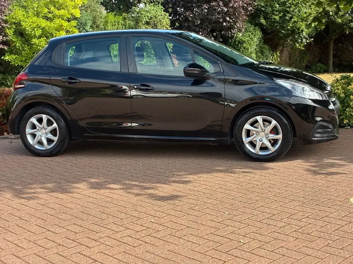 Used Peugeot 208 Active 2017 Black Hatchback