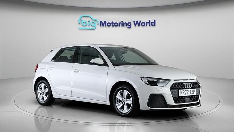 Used Audi A1 Sportback 95 HP (69 kW) 2022 White Hatchback
