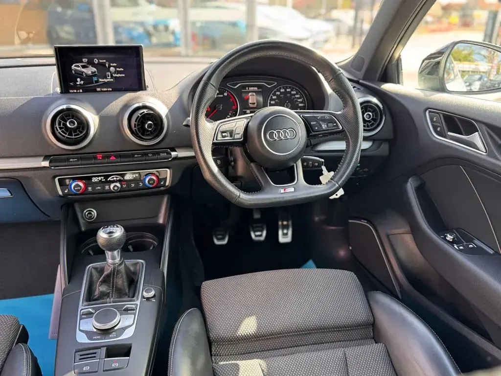 Używany Audi A3 S-Line 150 KM (110 kW) 2017 Biały Hatchback