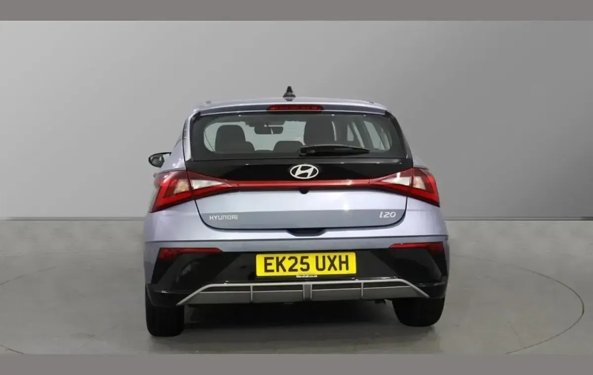 Used Hyundai i20 Advanced 100 HP (73 kW) 2025 Blue Hatchback