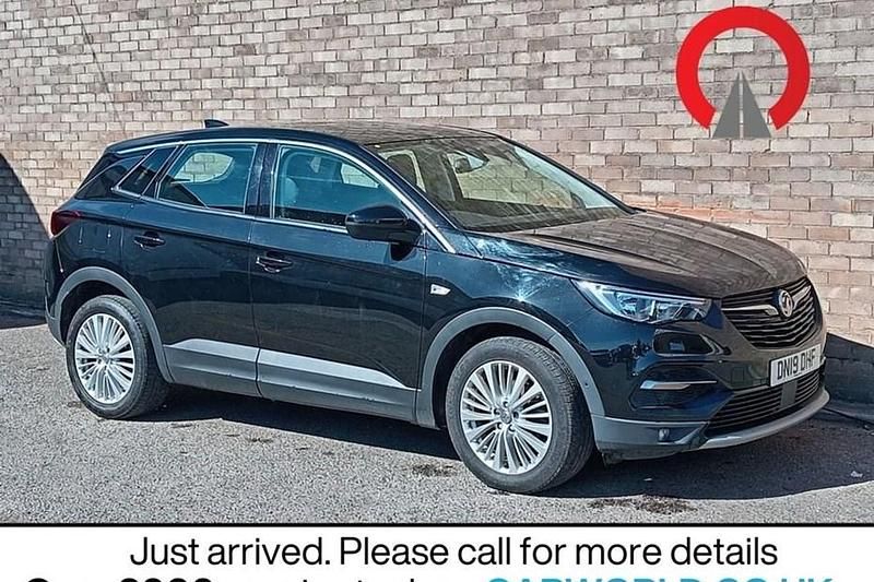 Used Vauxhall Grandland X Sport 130 HP (95 kW) 2019 Black SUV