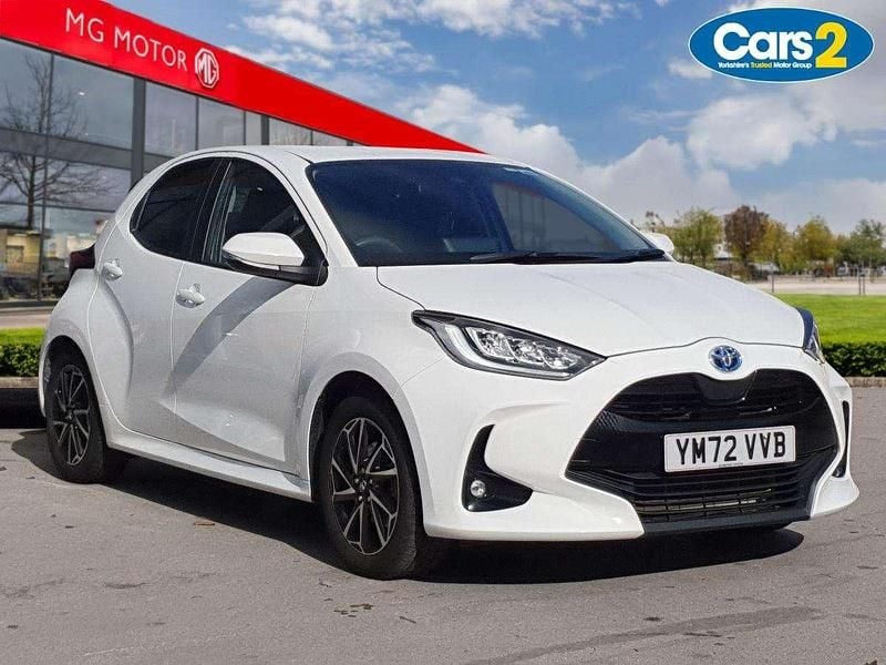 White Used 2023 Toyota Yaris Hybrid Design Hatchback | £16,949 (Good price) - Image 1/4