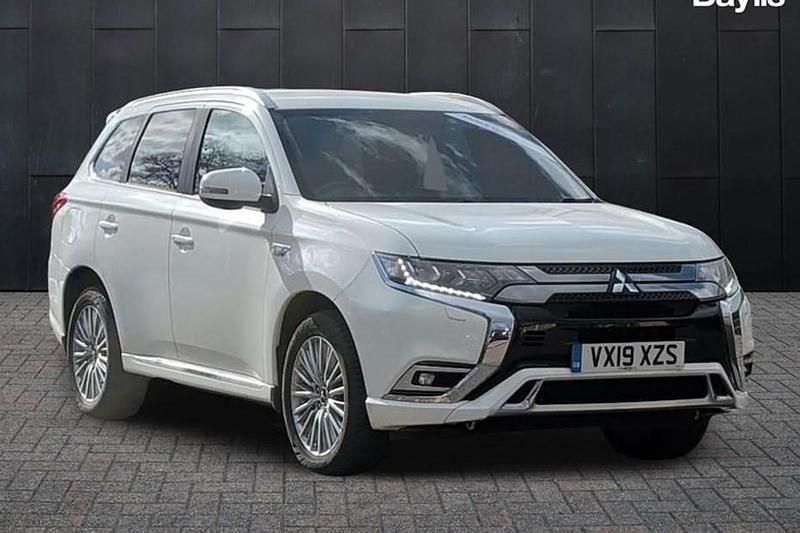 Used Mitsubishi Outlander P-HEV 2019 White Estate