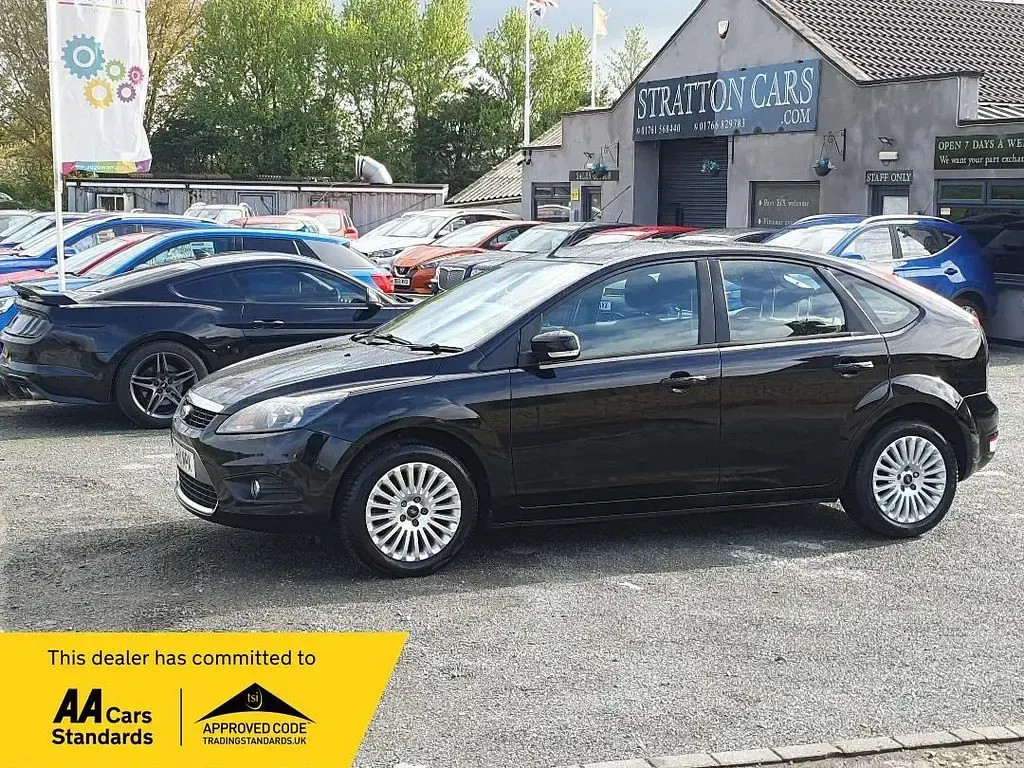 Used Ford Focus Titanium 99 HP (72 kW) 2010 Black Hatchback