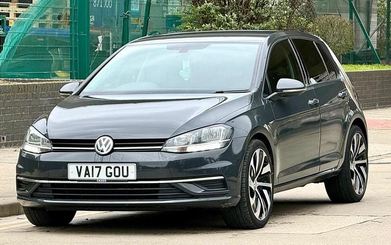Used VW Golf VII SE 115 HP (84 kW) 2017 Grey Hatchback