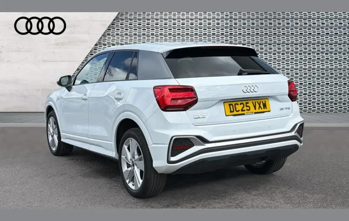 Used Audi Q2 S-Line 147 HP (108 kW) 2025 White SUV