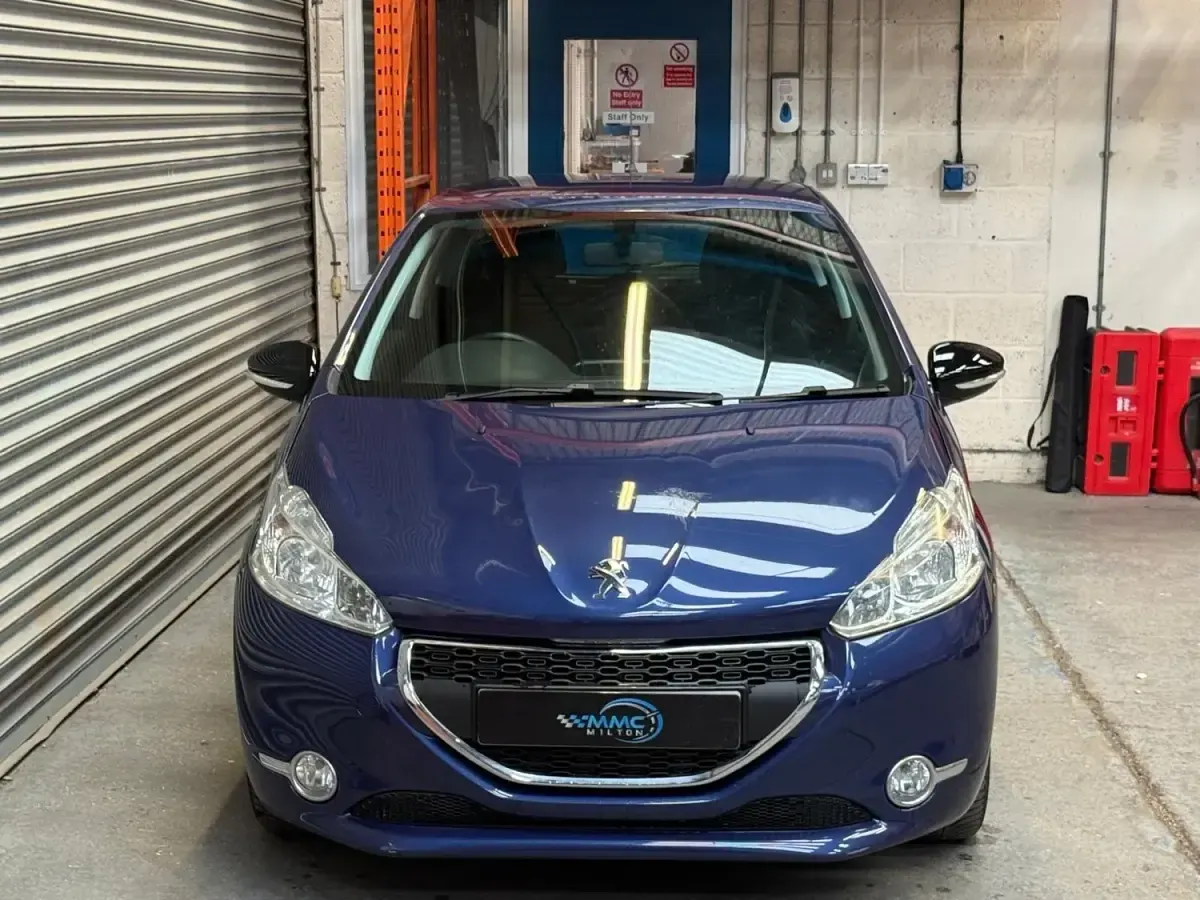 Used Peugeot 208 Active 82 HP (60 kW) 2014 Blue Hatchback