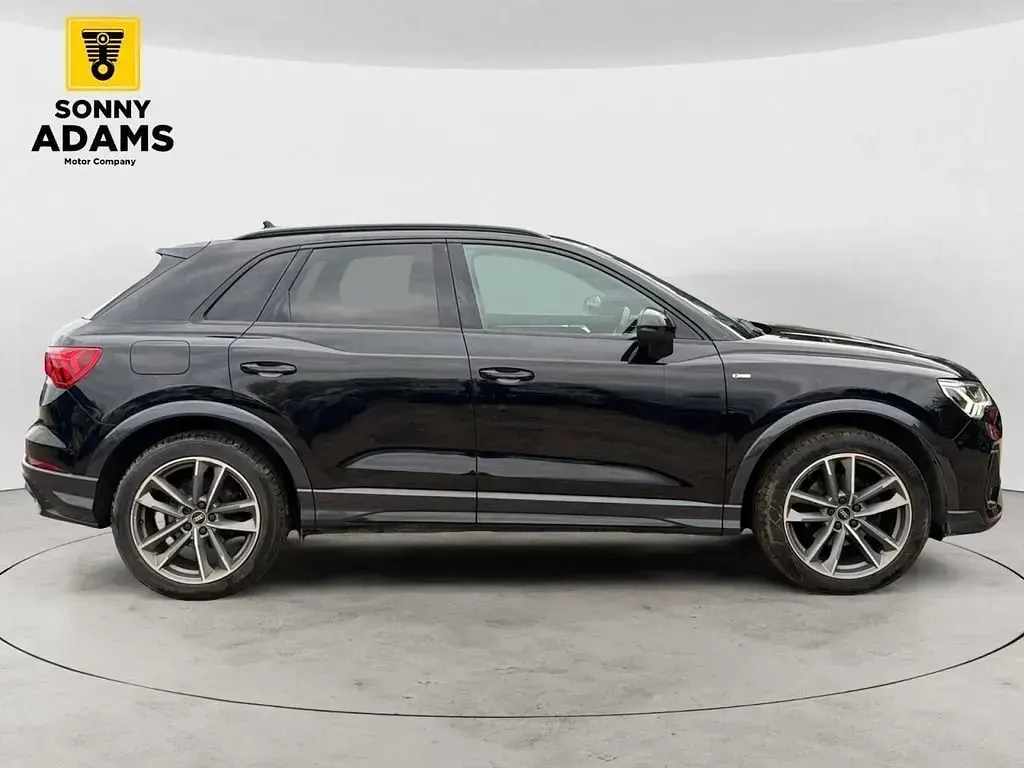 Second-hand Audi Q3 Black Edition 150 CP (110 kW) 2021 Negru SUV