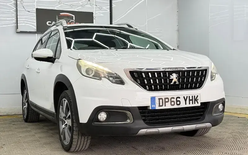 Used Peugeot 2008 Allure 99 HP (72 kW) 2017 White SUV
