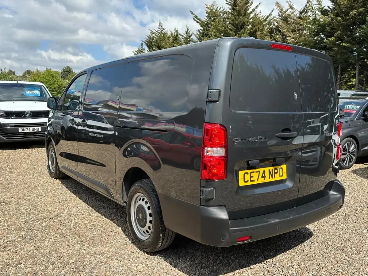 Używany Citroën Dispatch 120 KM (88 kW) 2025 Szary Minivan