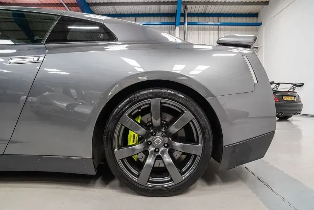 Used Nissan GT-R Premium Edition 485 HP (356 kW) 2010 Grey Coupe