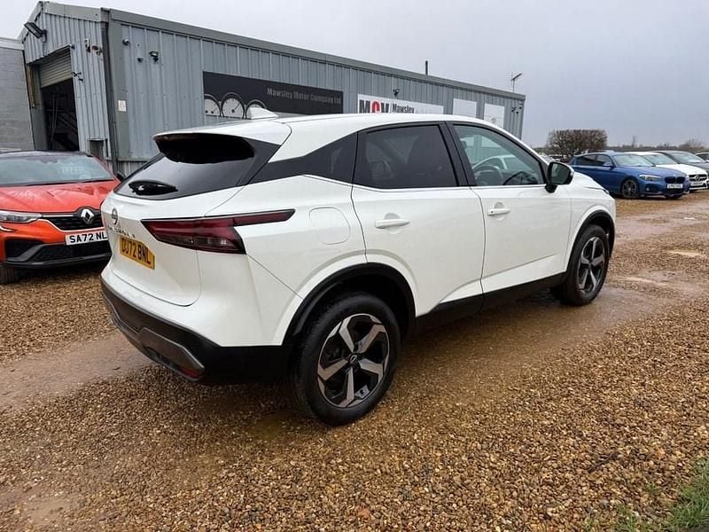 Used Nissan Qashqai N-Connecta 140 HP (102 kW) 2022 White SUV