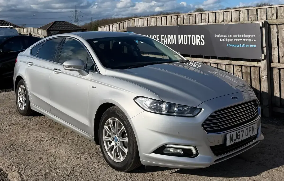 Used Ford Mondeo Titanium 150 HP (110 kW) 2017 Silver Hatchback