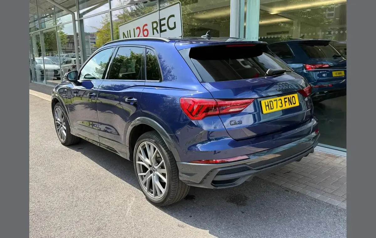 Used Audi Q3 Black Edition 150 HP (110 kW) 2024 Blue SUV
