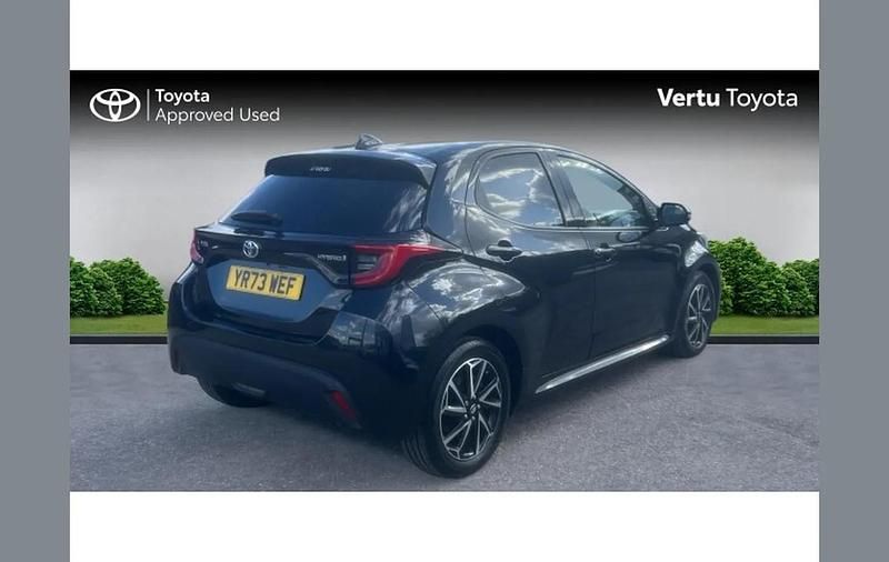 Used Toyota Yaris Hybrid Design 116 HP (85 kW) 2023 Black Hatchback