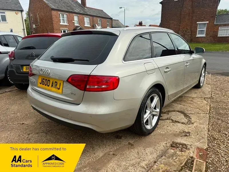 Used Audi A4 143 HP (105 kW) 2012 Silver Estate