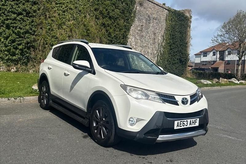Used Toyota RAV4 150 HP (110 kW) 2013 White SUV