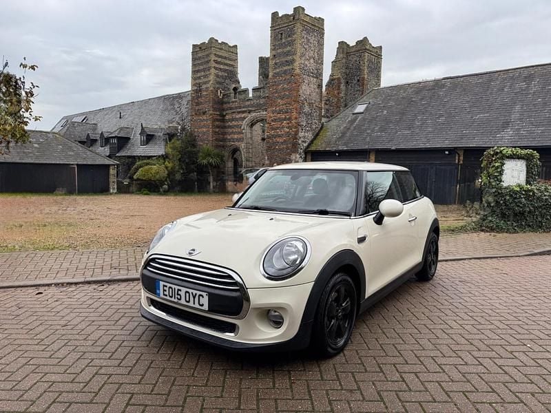 White Used 2015 Mini ONE Hatch Hatchback | £5,995 (Good price) - Image 1/4
