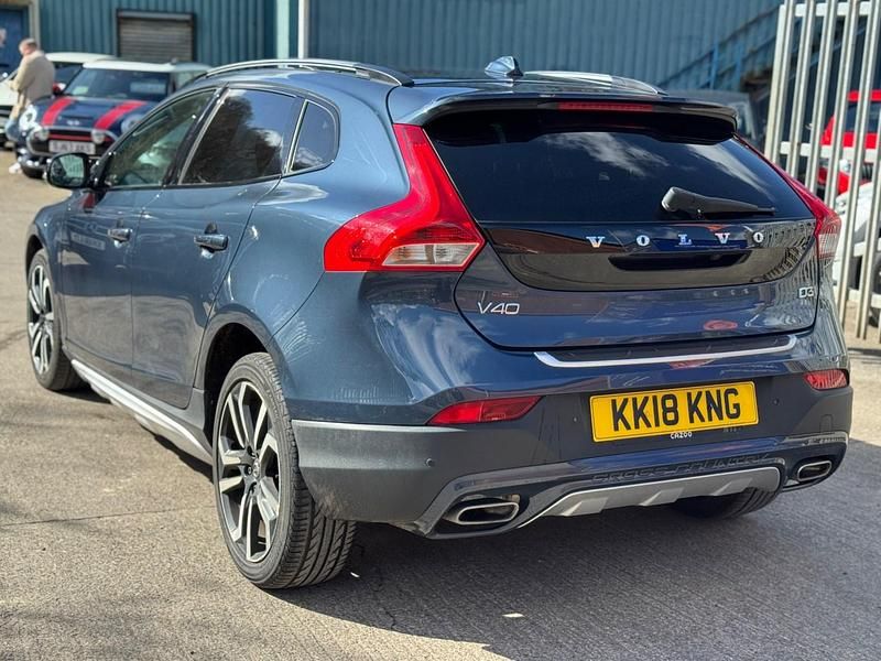 Used Volvo V40 Pro 2018 Blue Hatchback