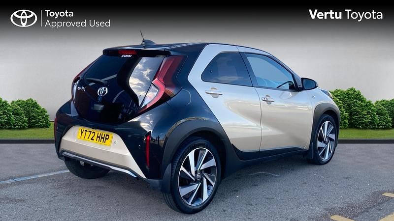 Used Toyota Aygo X 72 HP (52 kW) 2022 Beige SUV