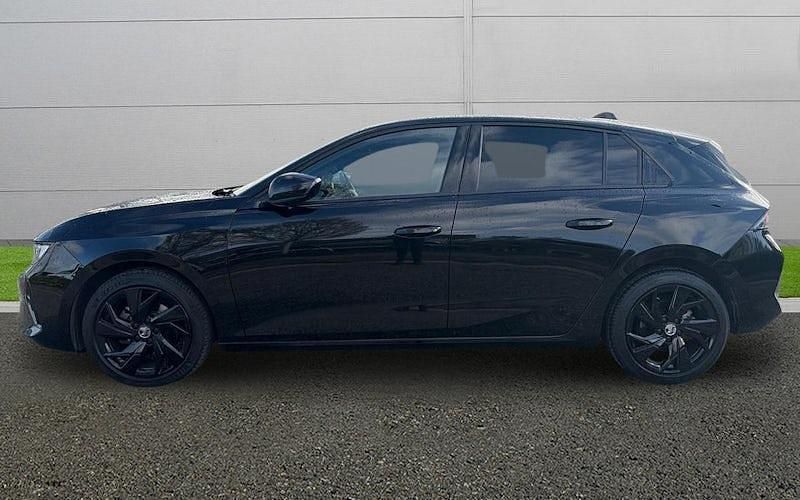 Used Vauxhall Astra 131 HP (96 kW) 2025 Hatchback