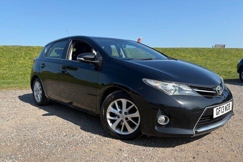 Used 2013 Toyota Auris | £5,395 (Fair price) - Image 1/1