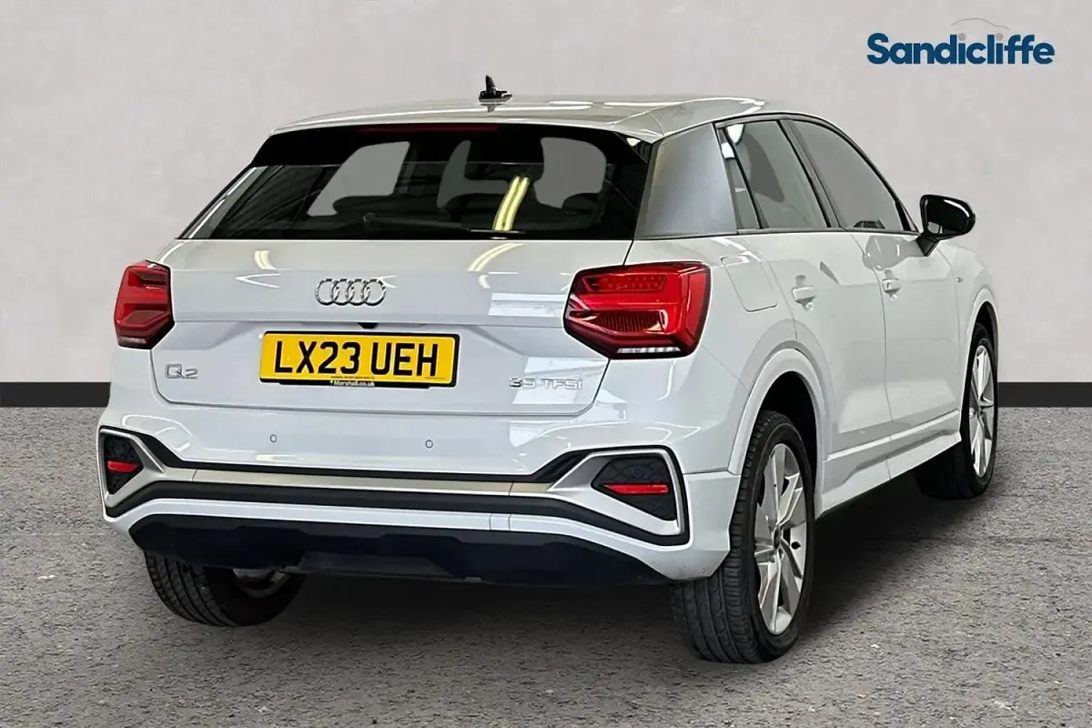 Usado Audi Q2 S-Line 150 CV (110 kW) 2026 Blanco SUV