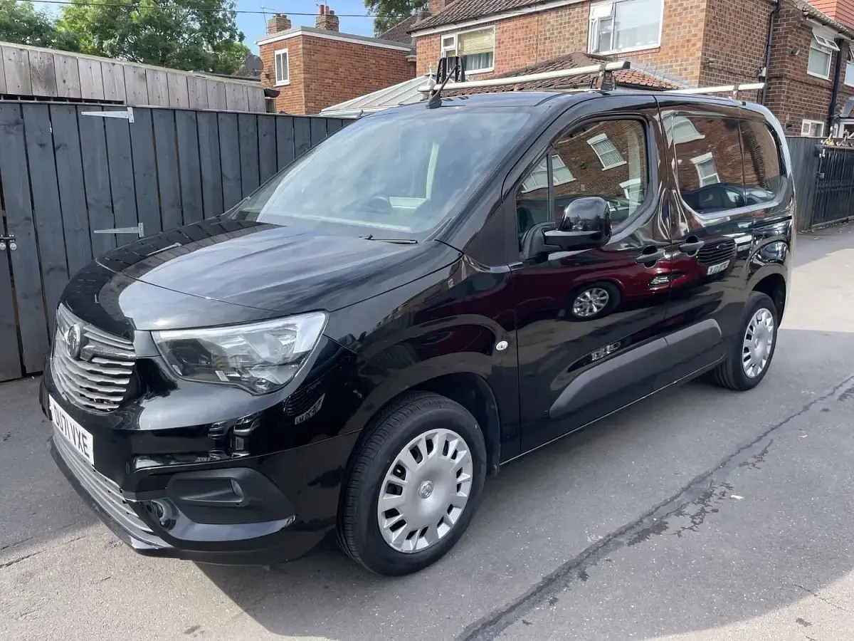 Used Vauxhall Combo Sportive 100 HP (73 kW) 2021 Black MPV