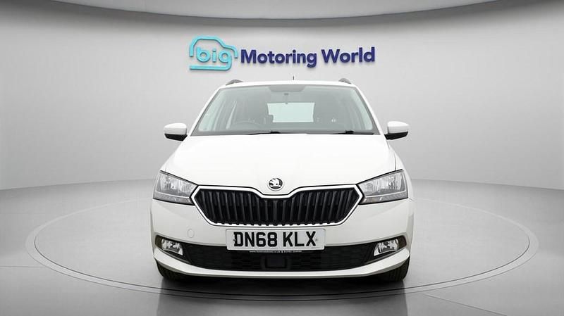 Used Skoda Fabia SE 110 HP (80 kW) 2018 White Estate