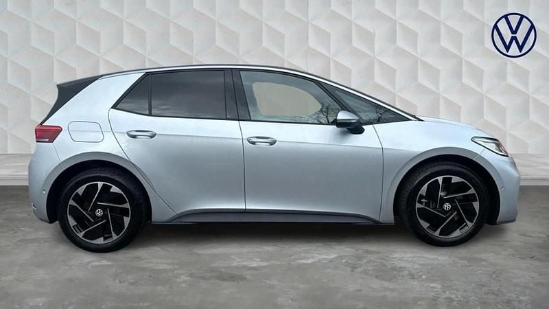 Usado VW ID.3 Pro 147 kW (200 CV) 2026 Plateado Utilitario
