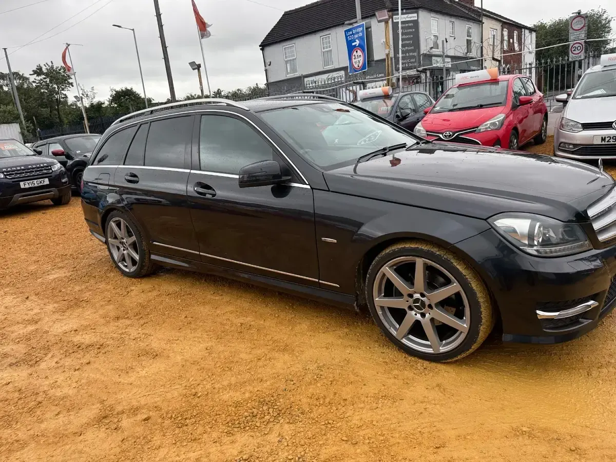 Used Mercedes C220 2012 Black Estate