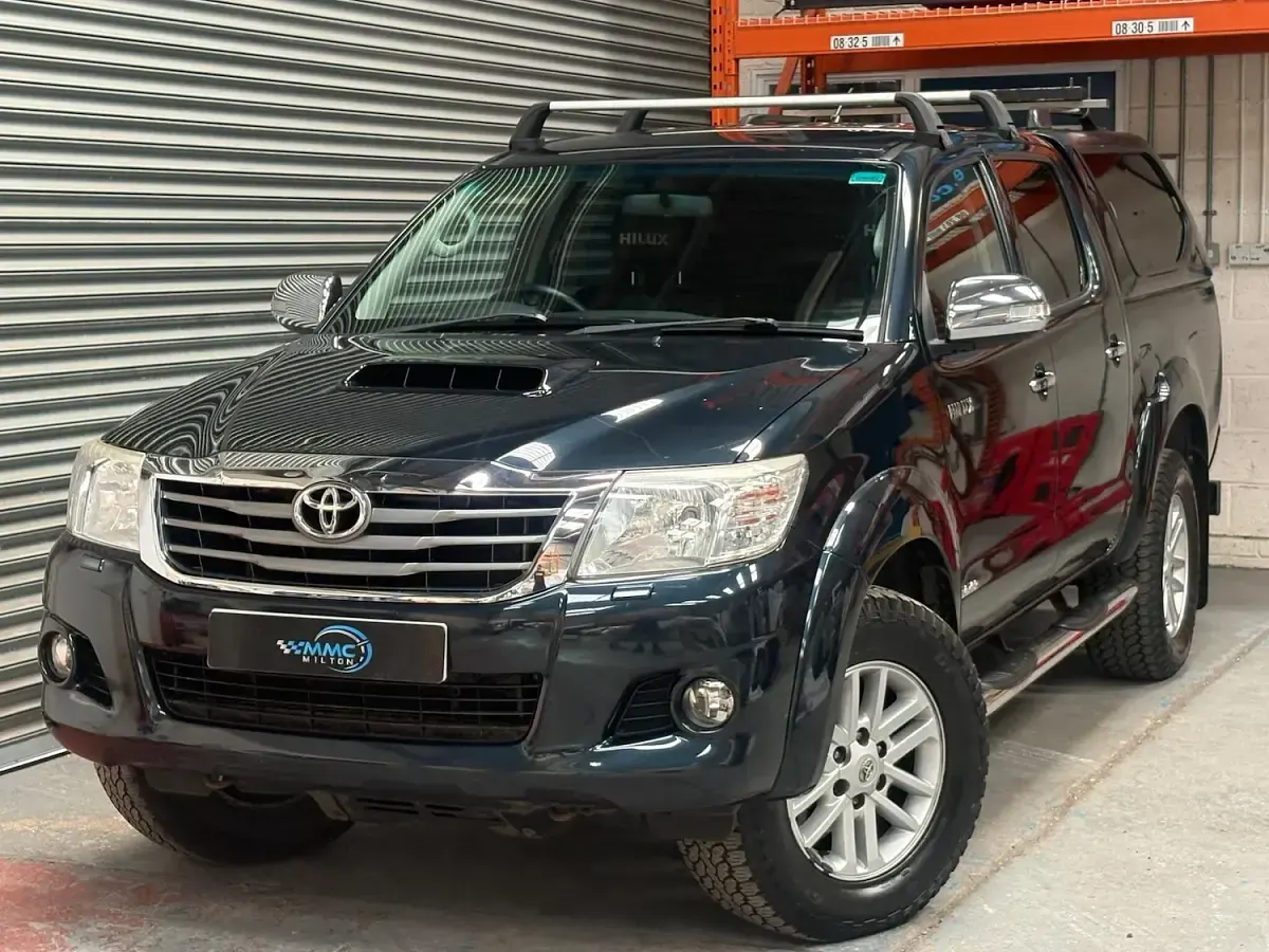 Used Toyota HiLux 171 HP (125 kW) 2014 Grey Pickup