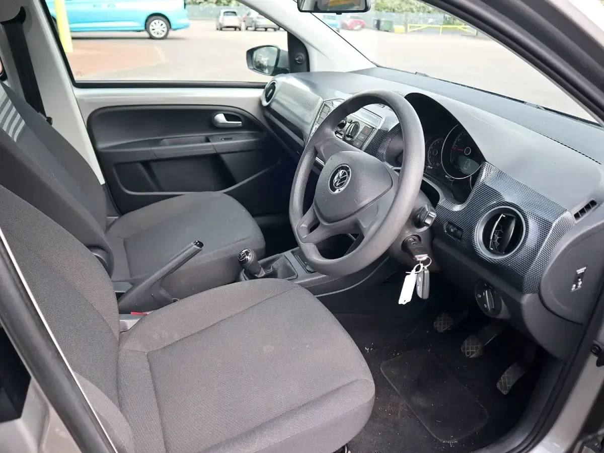 Usado VW up! S 60 HP (44 kW) 2020 Prateado Citadino
