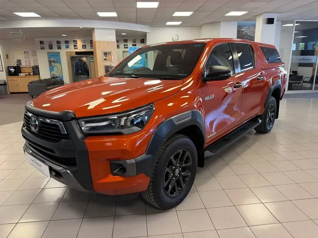 Used Toyota HiLux 204 HP (150 kW) 2022 Orange Pickup