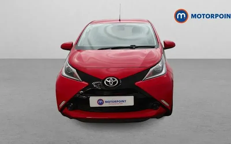 Used Toyota Aygo X-play 69 HP (50 kW) 2018 Red Hatchback