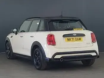 Usado Mini Cooper Classic 136 CV (100 kW) 2021 Blanco Utilitario