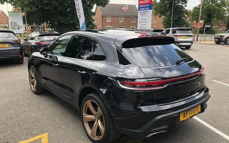 Used Porsche Macan 265 HP (194 kW) 2025 SUV