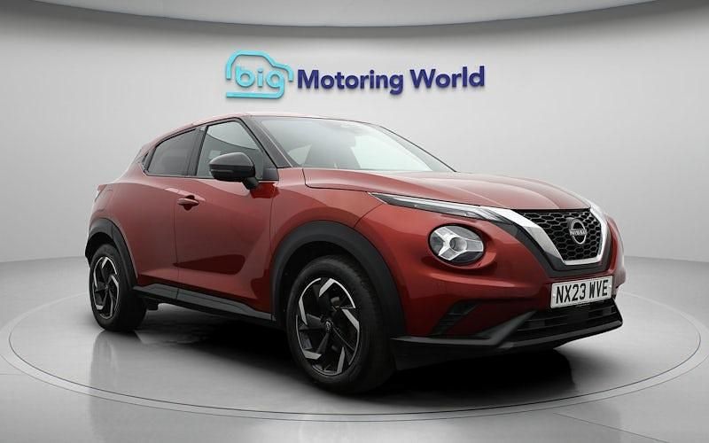 Used Nissan Juke N-Connecta 114 HP (83 kW) 2023 Red SUV