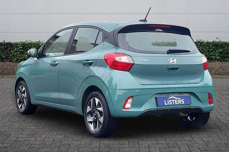 Used Hyundai i10 Advanced 2024 Green Hatchback