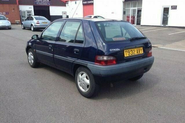 Begagnad Citroën Saxo 1999 Halvkombi
